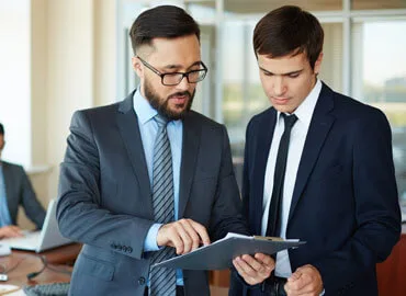 Provides expertise on legal matters and compliance. - 开云体育下载